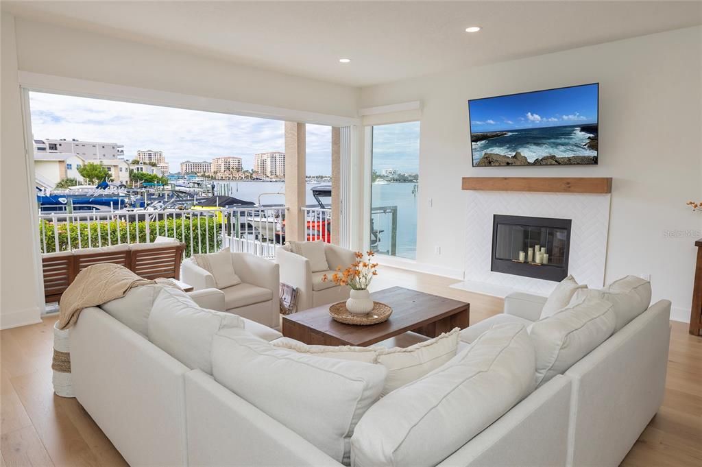 For Sale: $1,900,000 (3 beds, 3 baths, 3098 Square Feet)