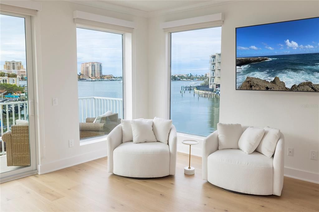 For Sale: $1,900,000 (3 beds, 3 baths, 3098 Square Feet)