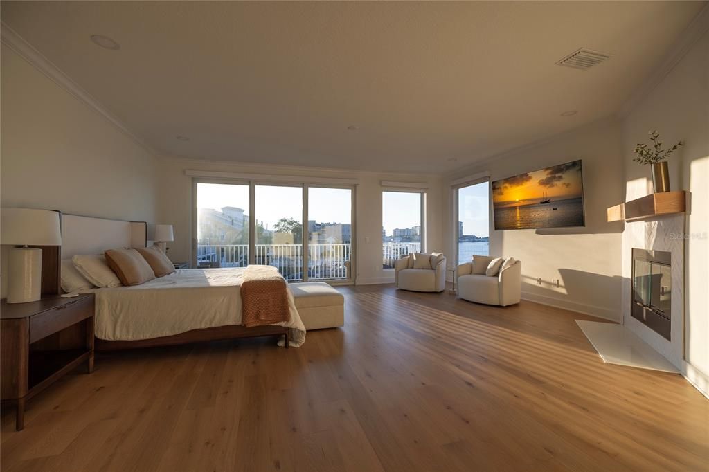 For Sale: $1,900,000 (3 beds, 3 baths, 3098 Square Feet)