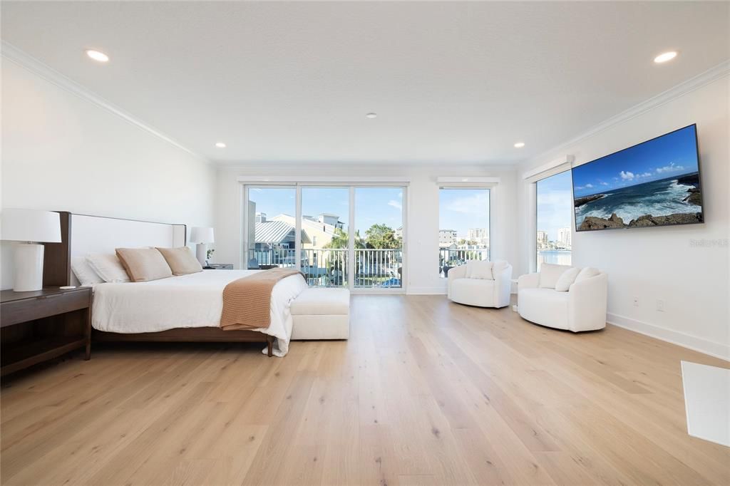 For Sale: $1,900,000 (3 beds, 3 baths, 3098 Square Feet)