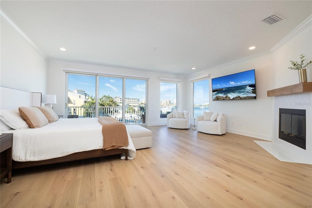 For Sale: $1,900,000 (3 beds, 3 baths, 3098 Square Feet)