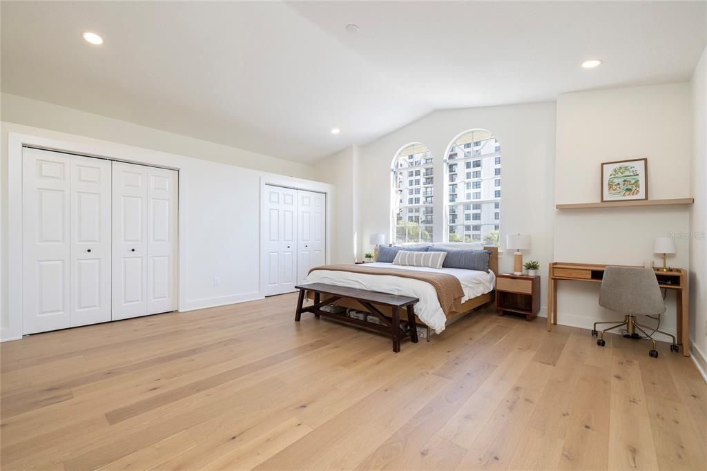 For Sale: $1,900,000 (3 beds, 3 baths, 3098 Square Feet)