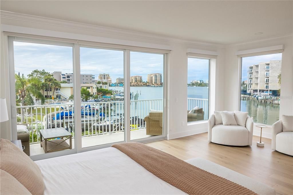 For Sale: $1,900,000 (3 beds, 3 baths, 3098 Square Feet)