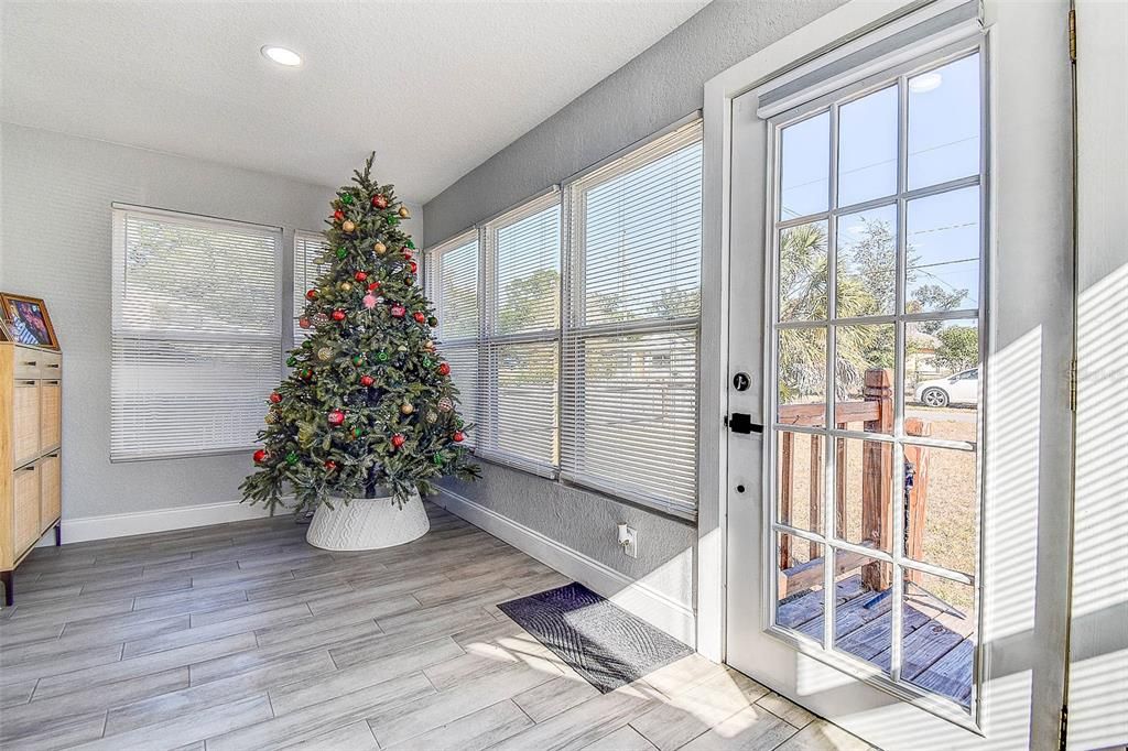 En Venta: $474,900 (3 camas, 2 baños, 1456 Pies cuadrados)