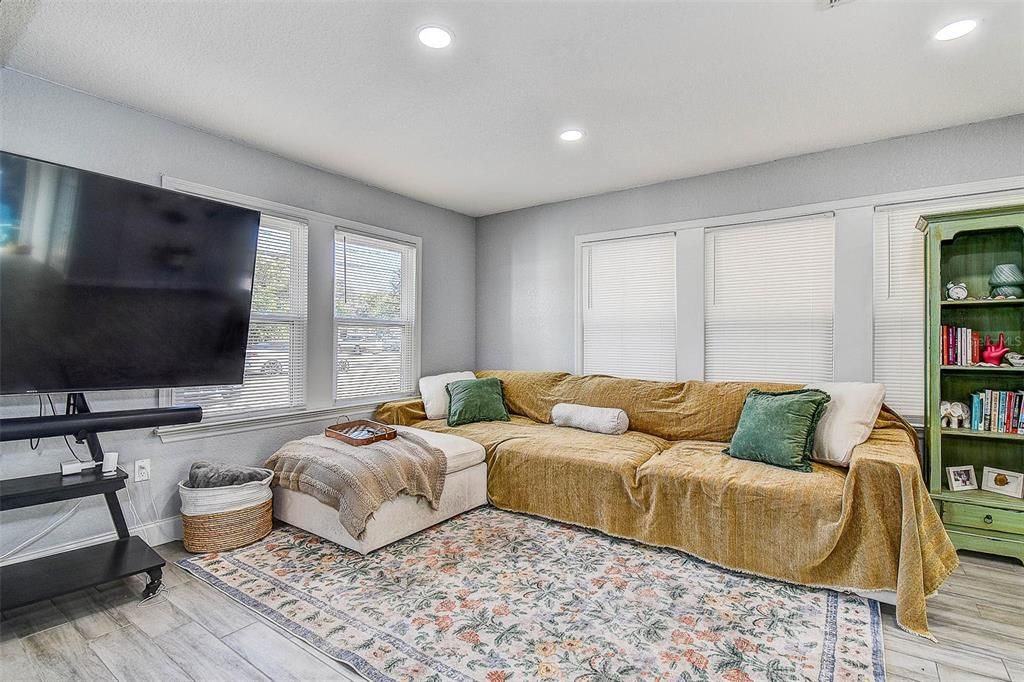 En Venta: $474,900 (3 camas, 2 baños, 1456 Pies cuadrados)