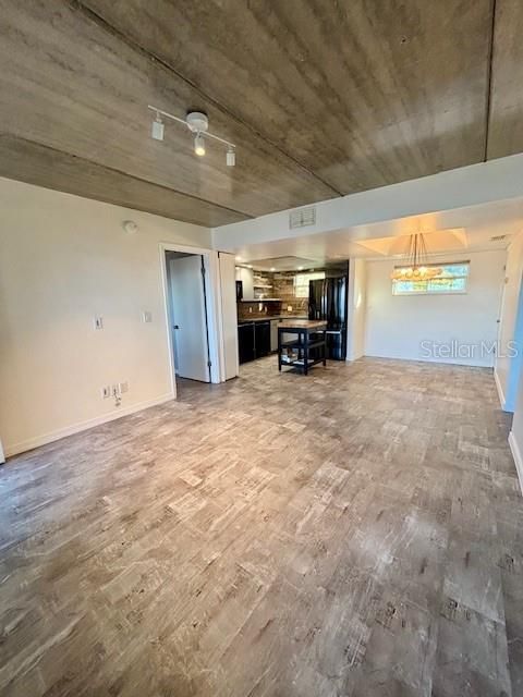 出租: $1,850 (2 贝兹, 2 浴室, 900 平方英尺)