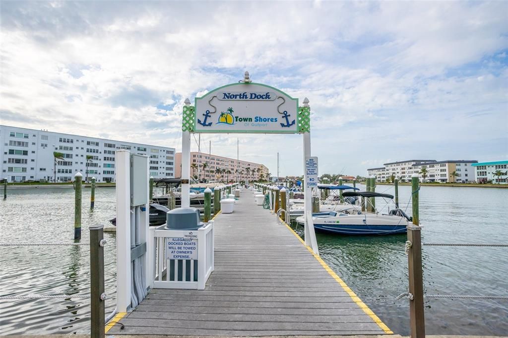 合同活跃: $194,900 (2 贝兹, 2 浴室, 1250 平方英尺)