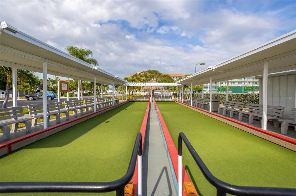 合同活跃: $194,900 (2 贝兹, 2 浴室, 1250 平方英尺)