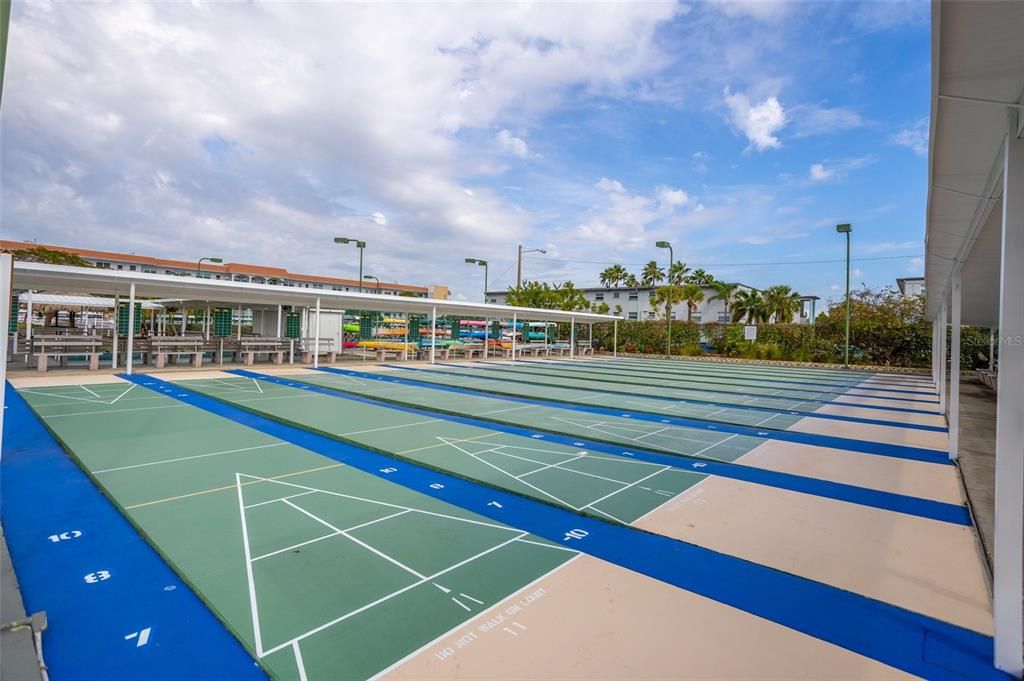 合同活跃: $194,900 (2 贝兹, 2 浴室, 1250 平方英尺)