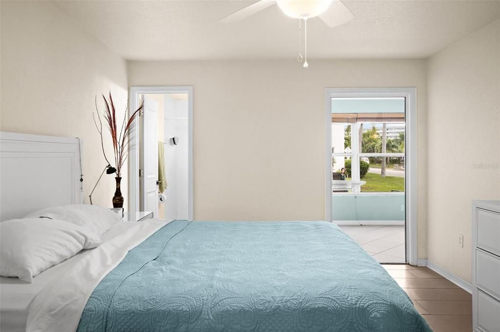 合同活跃: $194,900 (2 贝兹, 2 浴室, 1250 平方英尺)