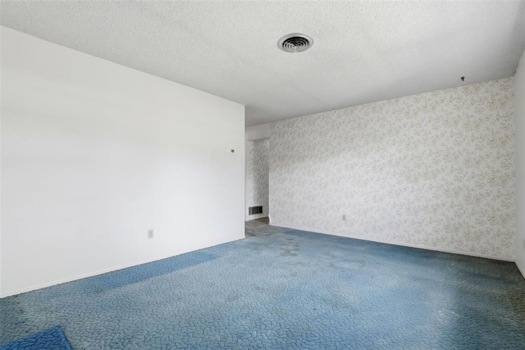 For Sale: $340,000 (3 beds, 2 baths, 1534 Square Feet)