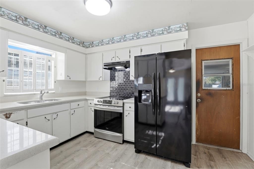 For Sale: $340,000 (3 beds, 2 baths, 1534 Square Feet)