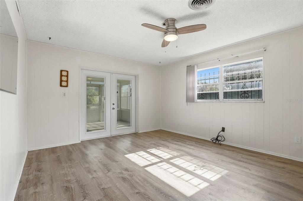 For Sale: $340,000 (3 beds, 2 baths, 1534 Square Feet)