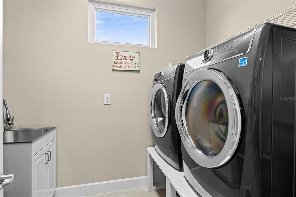 En Venta: $480,000 (3 camas, 2 baños, 1920 Pies cuadrados)