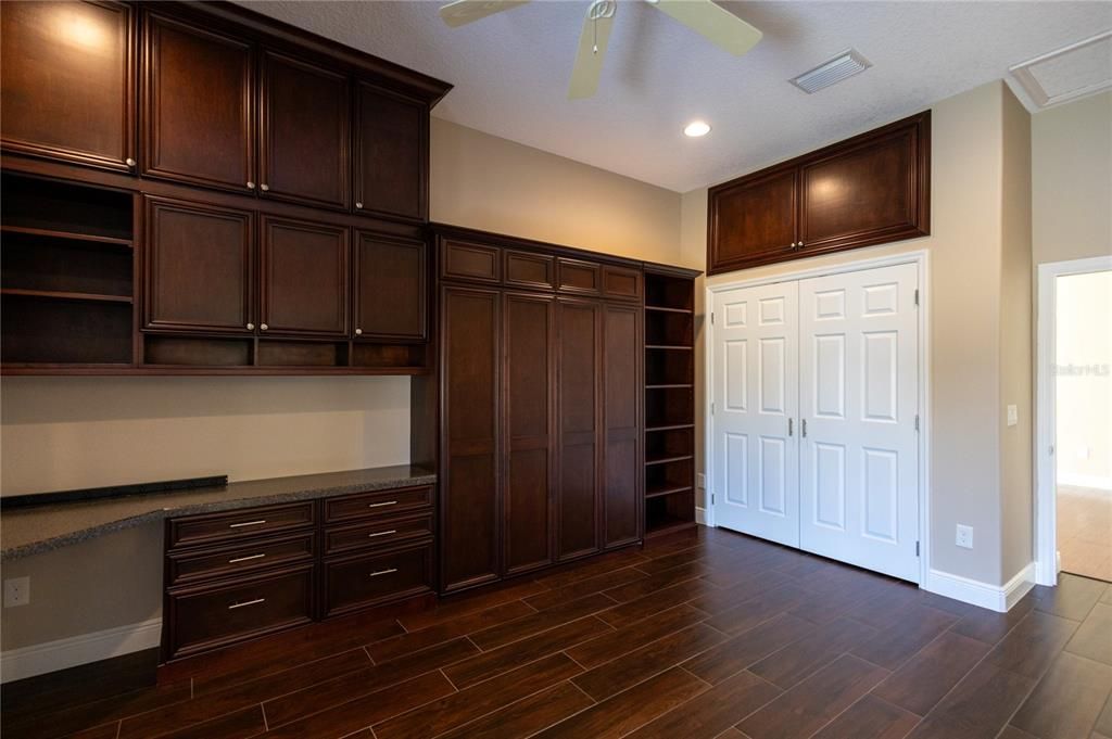 For Sale: $935,000 (4 beds, 2 baths, 2928 Square Feet)