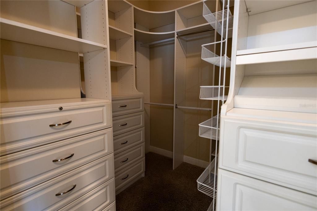 For Sale: $935,000 (4 beds, 2 baths, 2928 Square Feet)