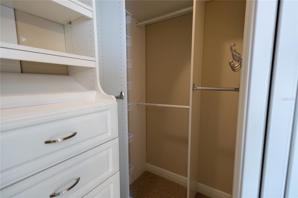 For Sale: $935,000 (4 beds, 2 baths, 2928 Square Feet)