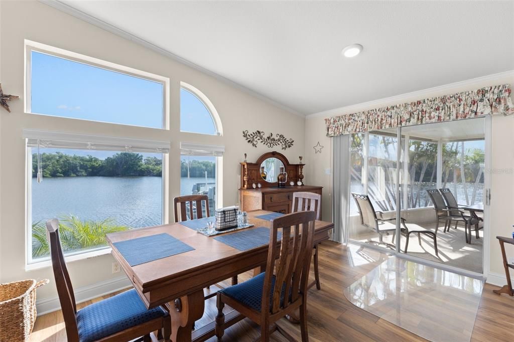 For Sale: $450,000 (2 beds, 2 baths, 1391 Square Feet)