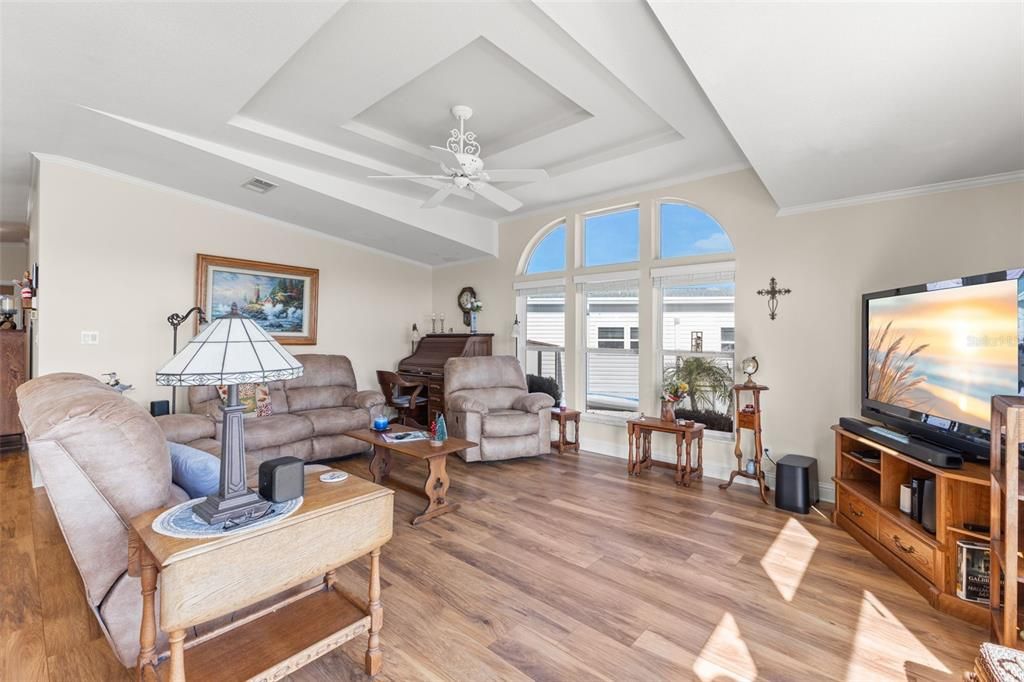 For Sale: $450,000 (2 beds, 2 baths, 1391 Square Feet)