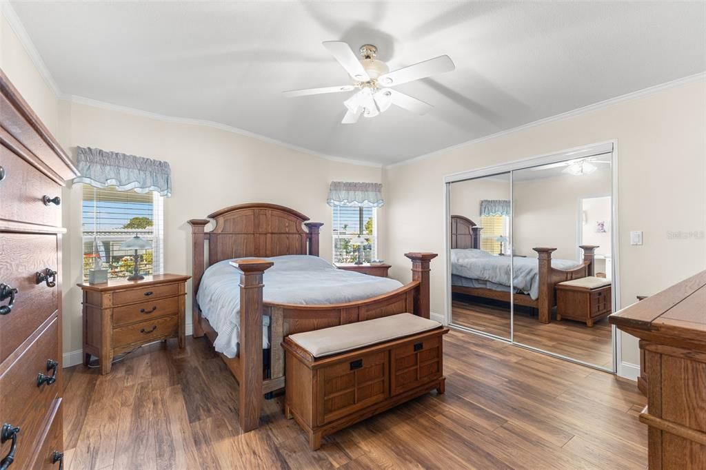 For Sale: $450,000 (2 beds, 2 baths, 1391 Square Feet)