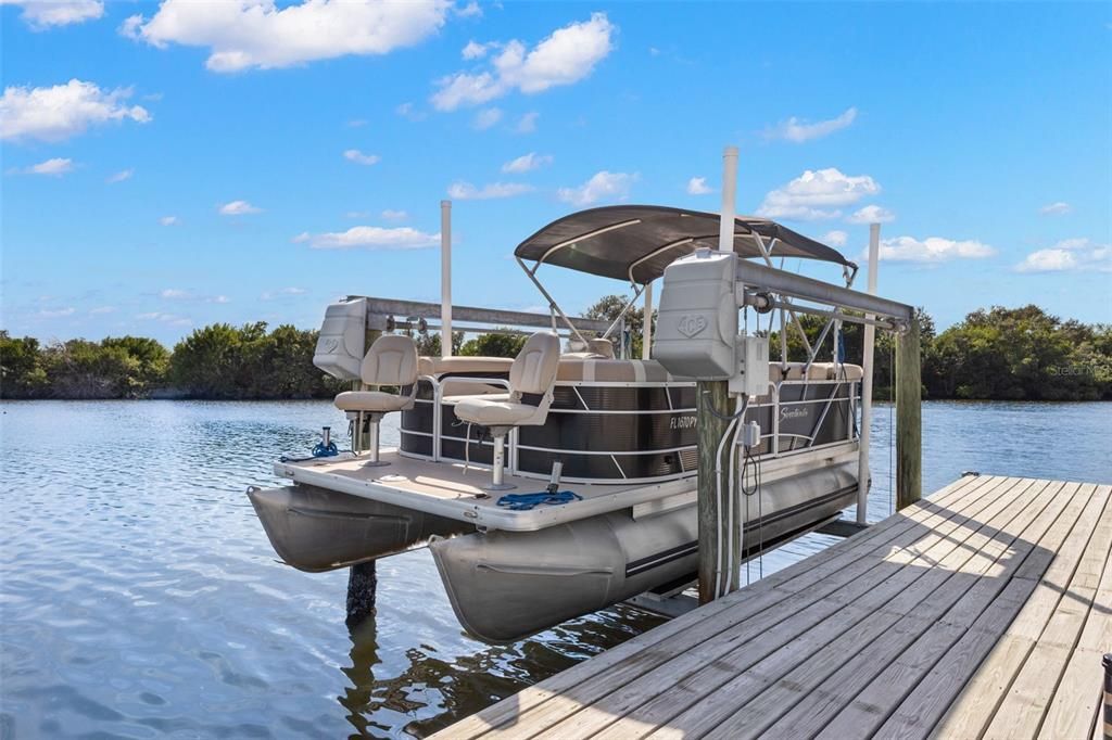 For Sale: $450,000 (2 beds, 2 baths, 1391 Square Feet)