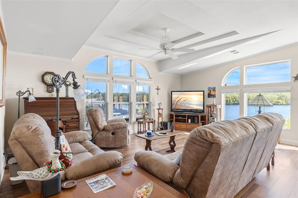 For Sale: $450,000 (2 beds, 2 baths, 1391 Square Feet)