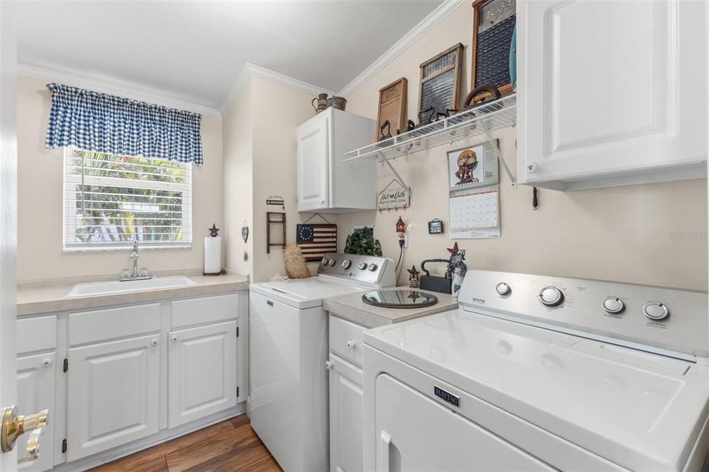 For Sale: $450,000 (2 beds, 2 baths, 1391 Square Feet)