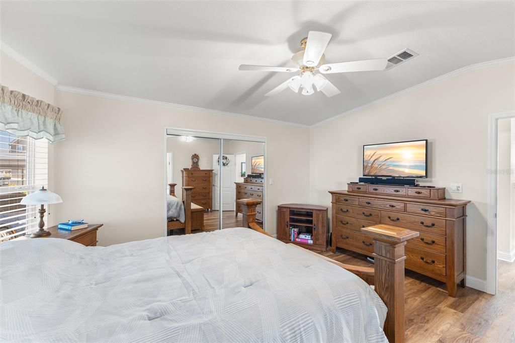 For Sale: $450,000 (2 beds, 2 baths, 1391 Square Feet)