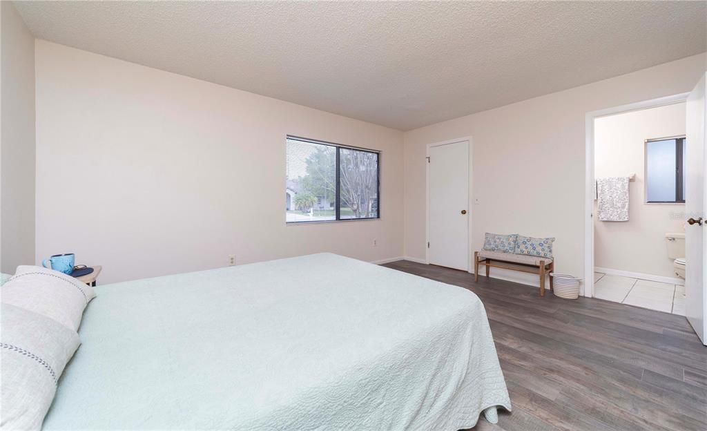 For Sale: $219,900 (3 beds, 2 baths, 1200 Square Feet)