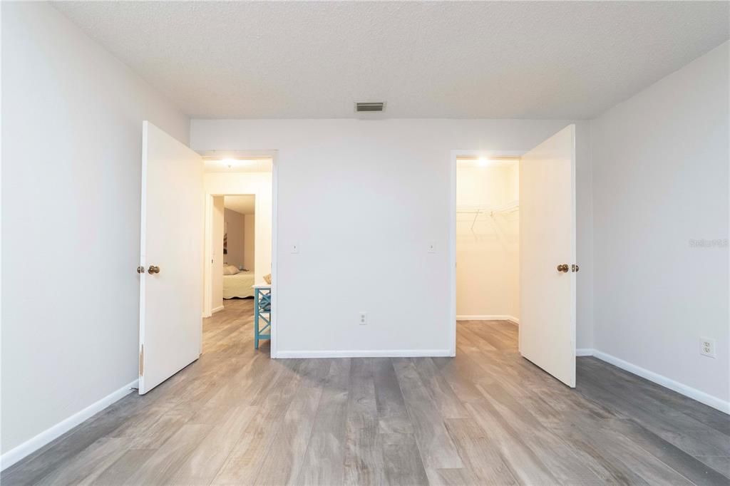 Под контрактом: $219,900 (3 спален, 2 ванн, 1200 Квадратных фут)