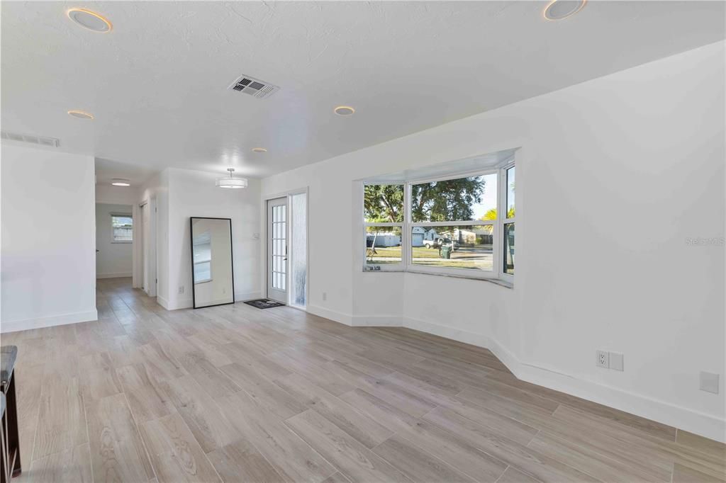 For Sale: $324,900 (3 beds, 2 baths, 1455 Square Feet)