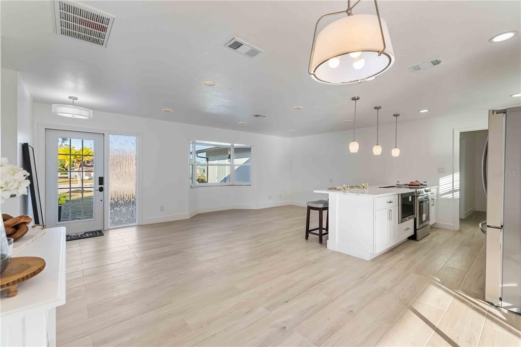 For Sale: $324,900 (3 beds, 2 baths, 1455 Square Feet)