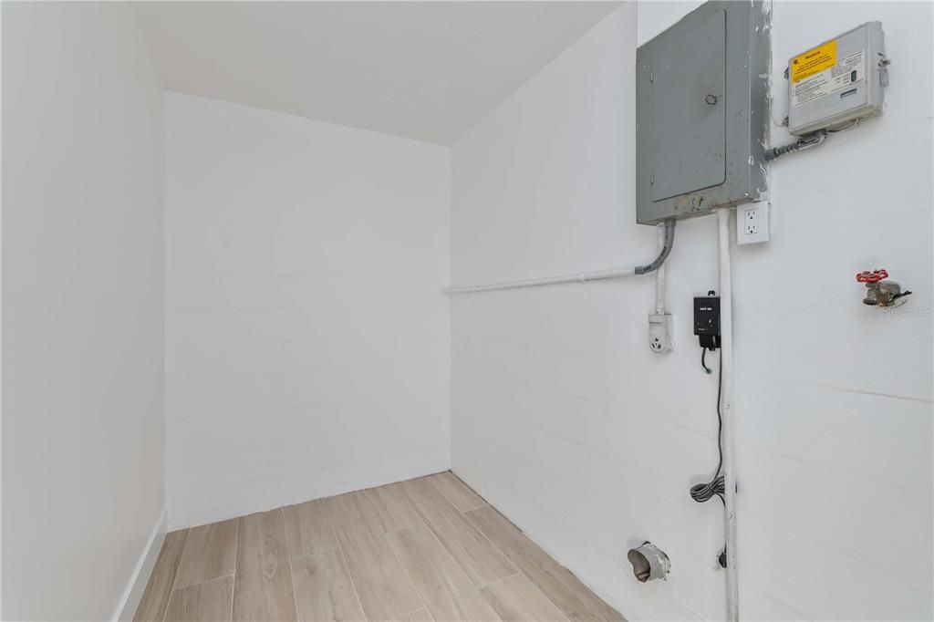 For Sale: $324,900 (3 beds, 2 baths, 1455 Square Feet)