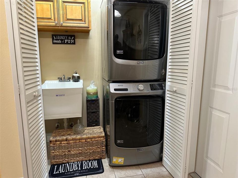 待售: $249,900 (2 贝兹, 2 浴室, 1354 平方英尺)