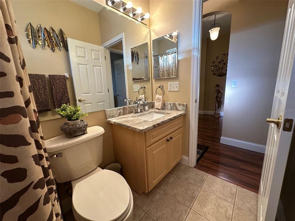 待售: $249,900 (2 贝兹, 2 浴室, 1354 平方英尺)