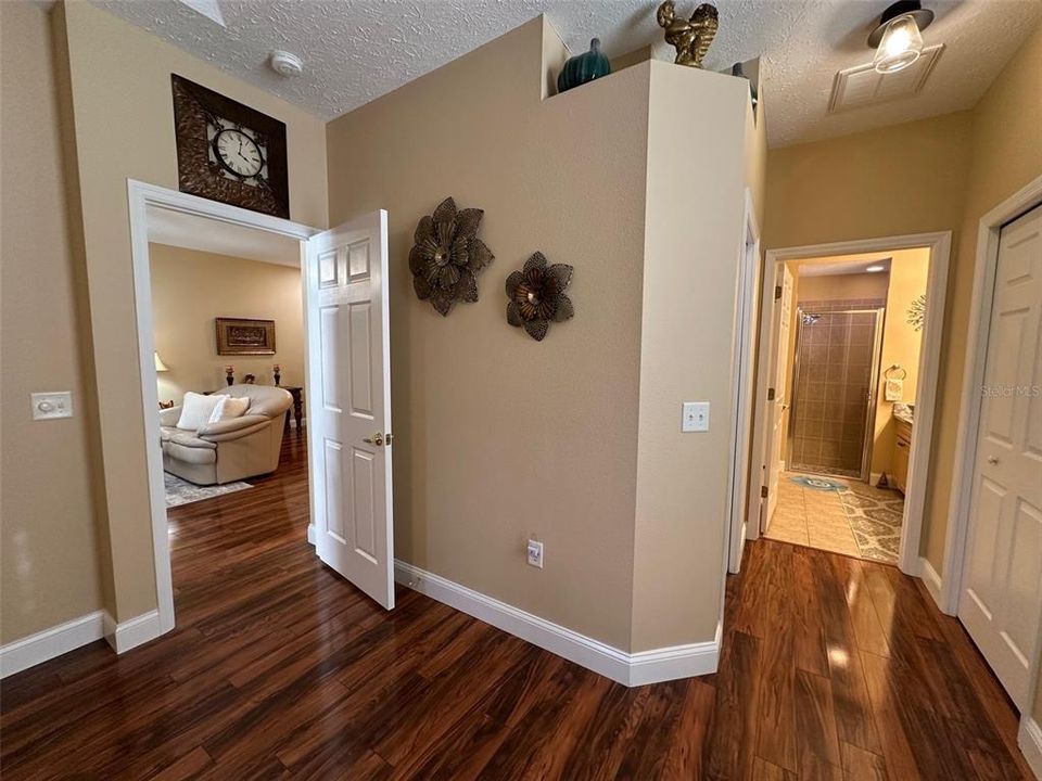 待售: $249,900 (2 贝兹, 2 浴室, 1354 平方英尺)