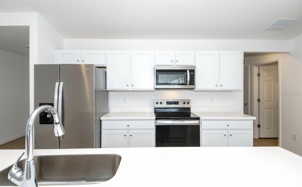 For Rent: $2,150 (3 beds, 2 baths, 1597 Square Feet)