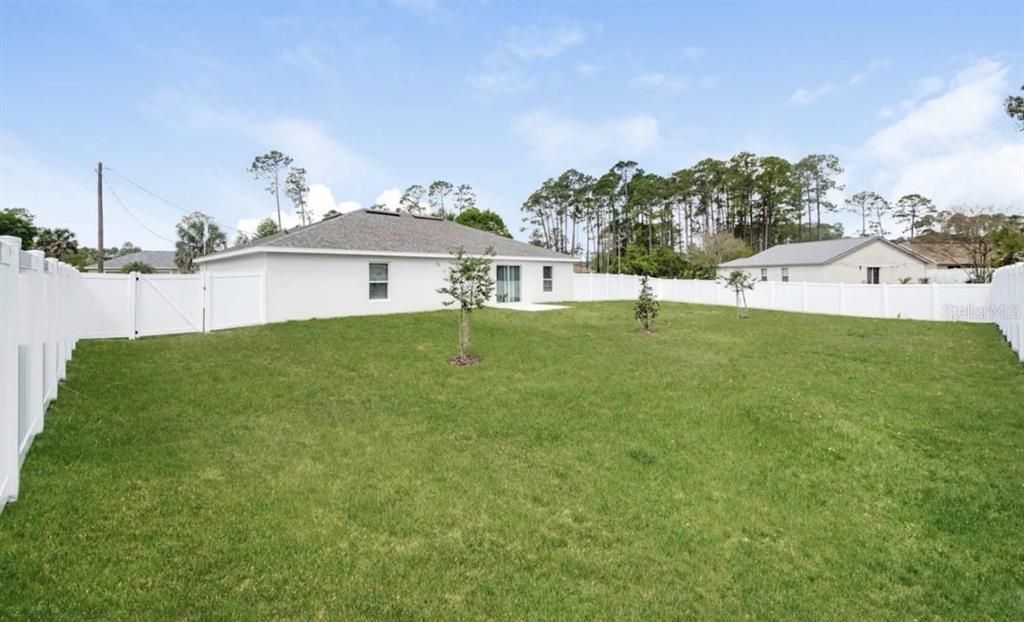 For Rent: $2,150 (3 beds, 2 baths, 1597 Square Feet)