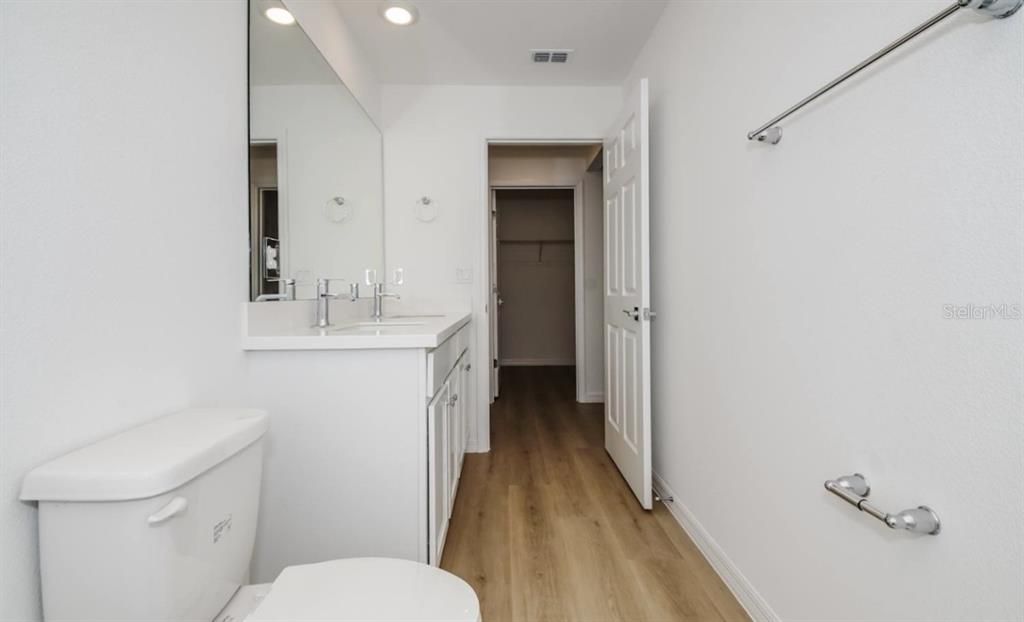 For Rent: $2,150 (3 beds, 2 baths, 1597 Square Feet)