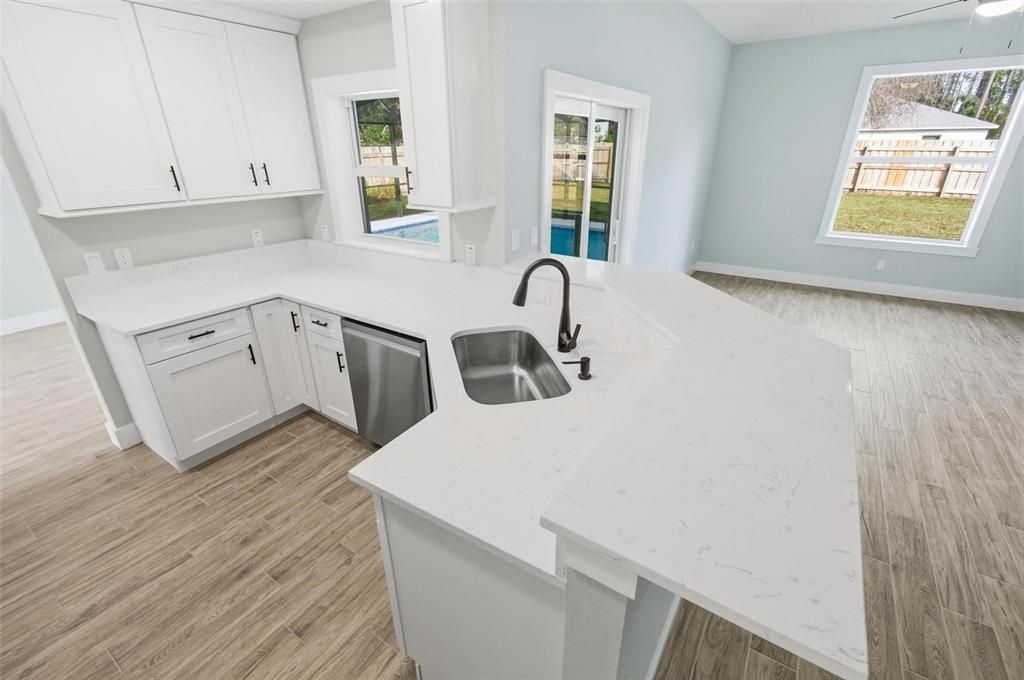 На продажу: $384,000 (3 спален, 2 ванн, 1621 Квадратных фут)