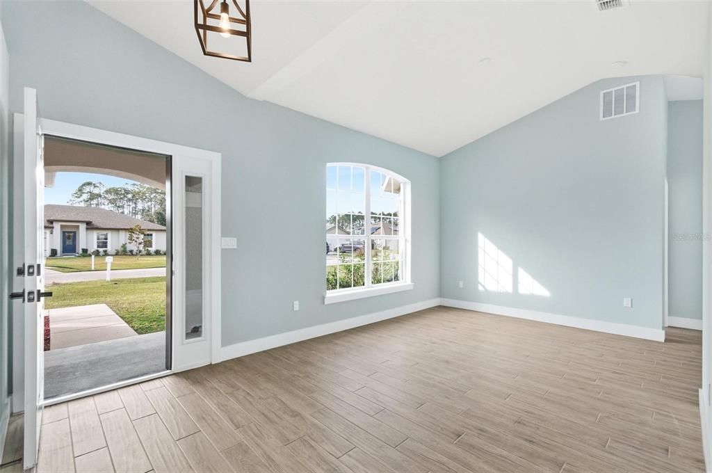 На продажу: $384,000 (3 спален, 2 ванн, 1621 Квадратных фут)