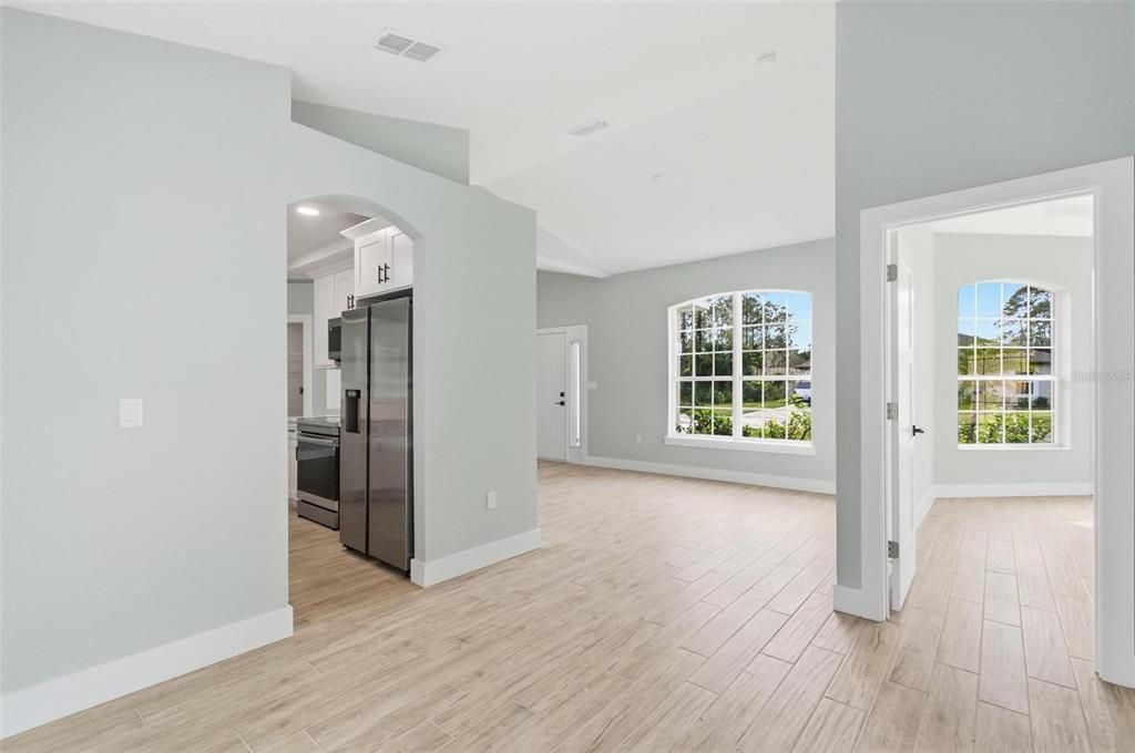 На продажу: $384,000 (3 спален, 2 ванн, 1621 Квадратных фут)