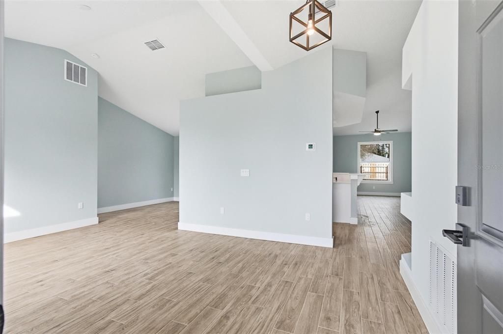 На продажу: $384,000 (3 спален, 2 ванн, 1621 Квадратных фут)