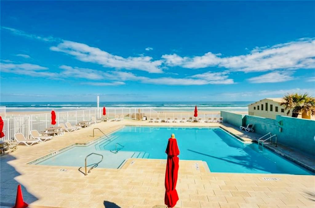 For Sale: $167,800 (1 beds, 1 baths, 489 Square Feet)