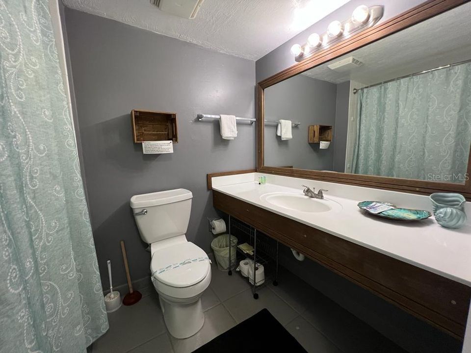 For Sale: $167,800 (1 beds, 1 baths, 489 Square Feet)