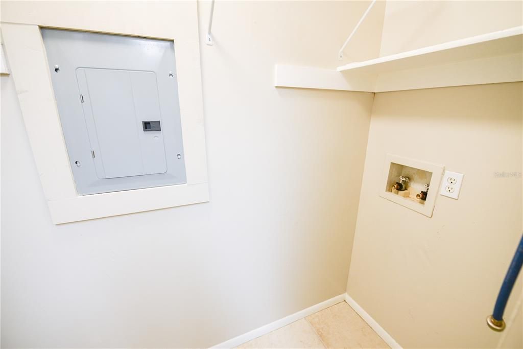 For Rent: $1,500 (2 beds, 2 baths, 898 Square Feet)