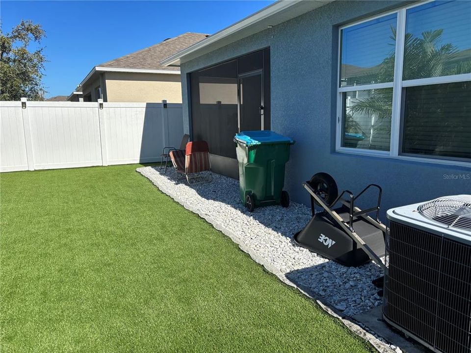 For Sale: $315,000 (3 beds, 2 baths, 1504 Square Feet)