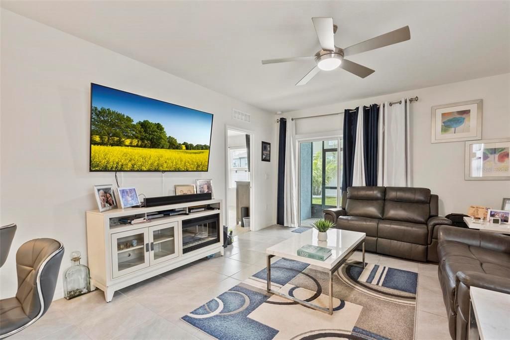 For Sale: $315,000 (3 beds, 2 baths, 1504 Square Feet)