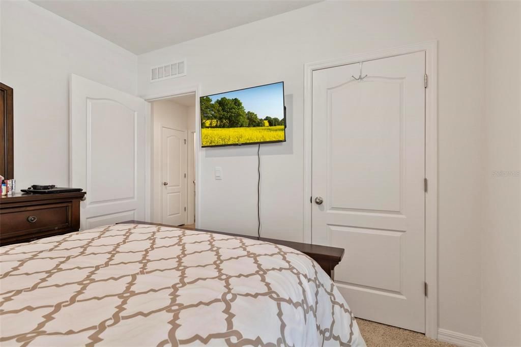 For Sale: $315,000 (3 beds, 2 baths, 1504 Square Feet)