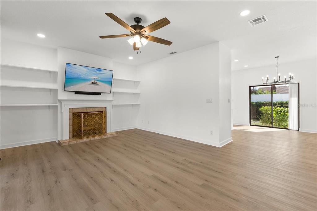 For Sale: $449,000 (3 beds, 2 baths, 1616 Square Feet)